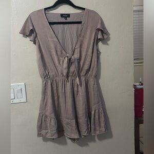 Taupe romantic Aakaa Romper very girly